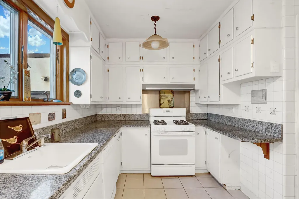72 Fulton Avenue Atlantic Beach NY 11509