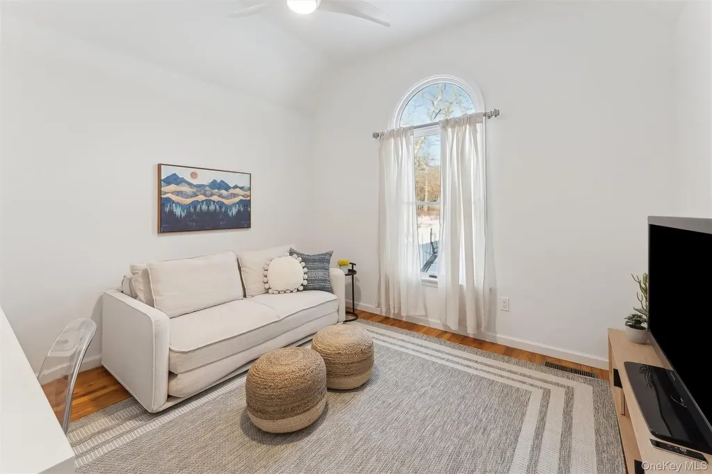14 Hildreth Road Hampton Bays NY 11946