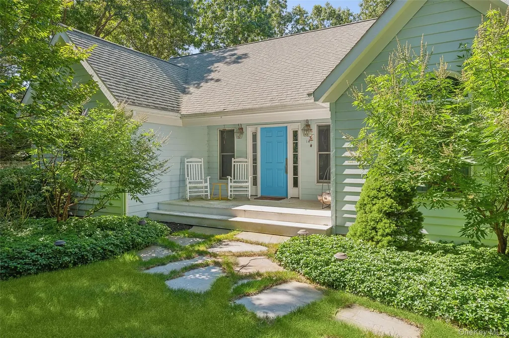 14 Hildreth Road Hampton Bays NY 11946