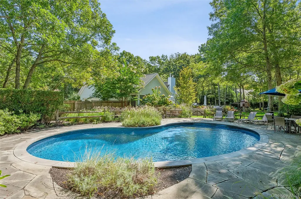 14 Hildreth Road Hampton Bays NY 11946