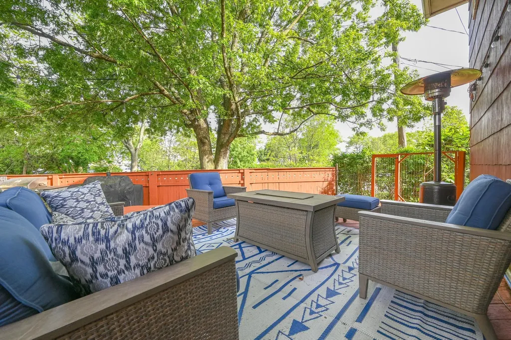 82 Coventry Gardens Lynbrook NY 11563