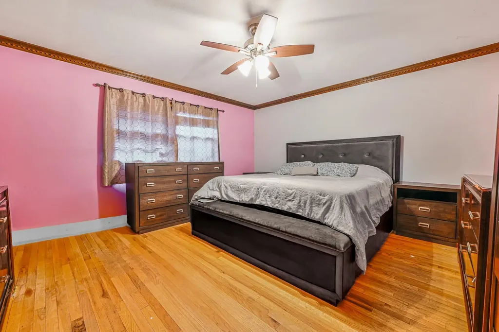 82 Coventry Gardens Lynbrook NY 11563