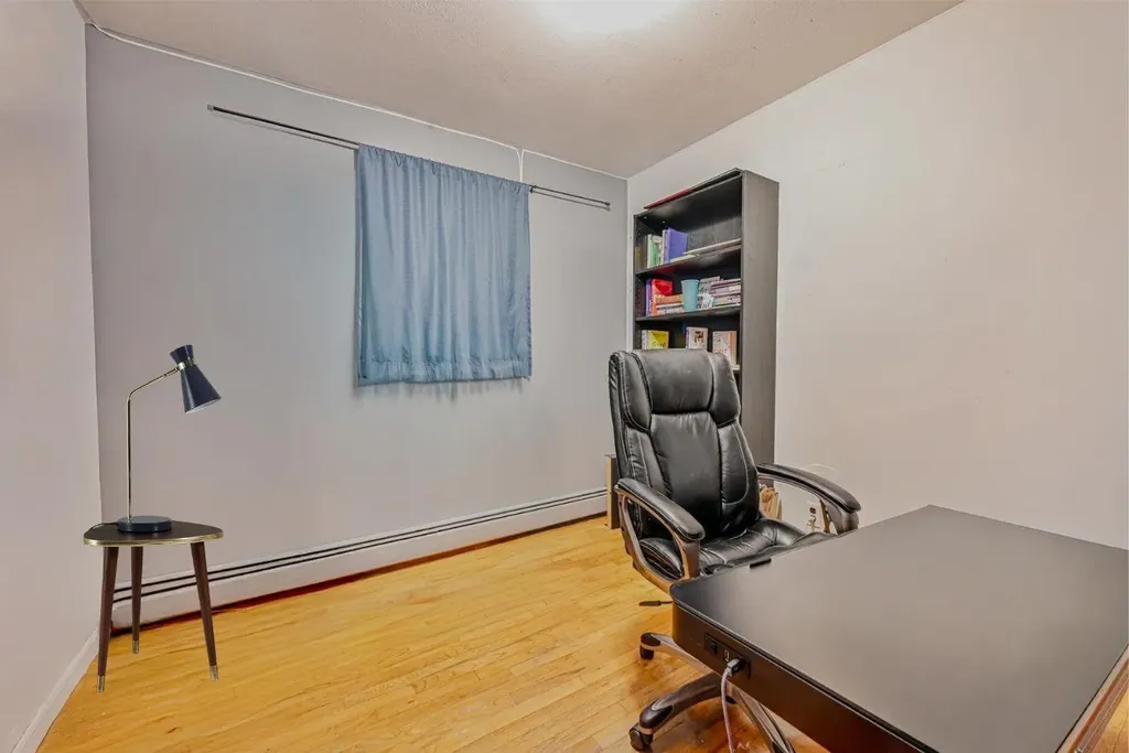82 Coventry Gardens Lynbrook NY 11563