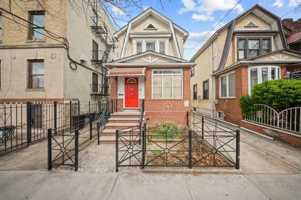 87 E 32nd Street Brooklyn NY 11226
