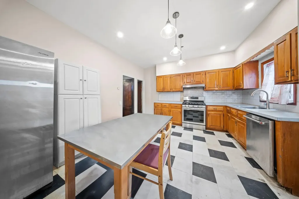 87 E 32nd Street Brooklyn NY 11226
