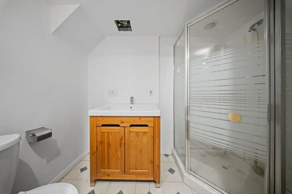 87 E 32nd Street Brooklyn NY 11226