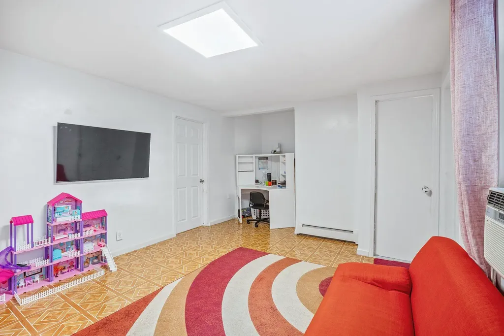 438 Shepherd Avenue Brooklyn NY 11208