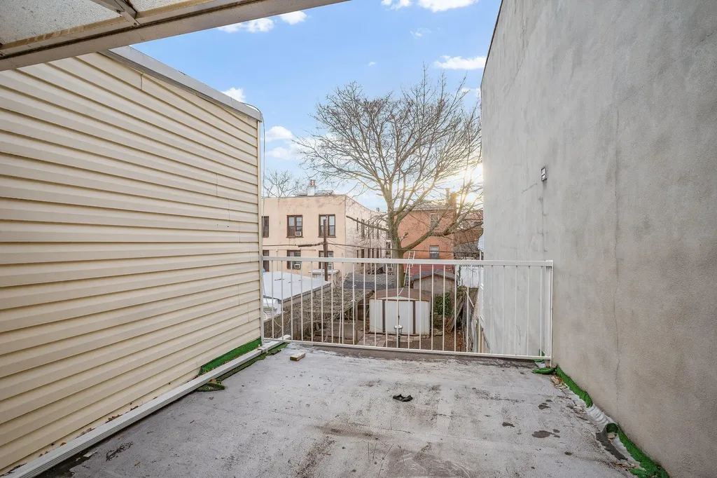 438 Shepherd Avenue Brooklyn NY 11208