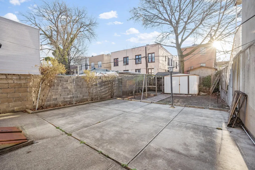 438 Shepherd Avenue Brooklyn NY 11208