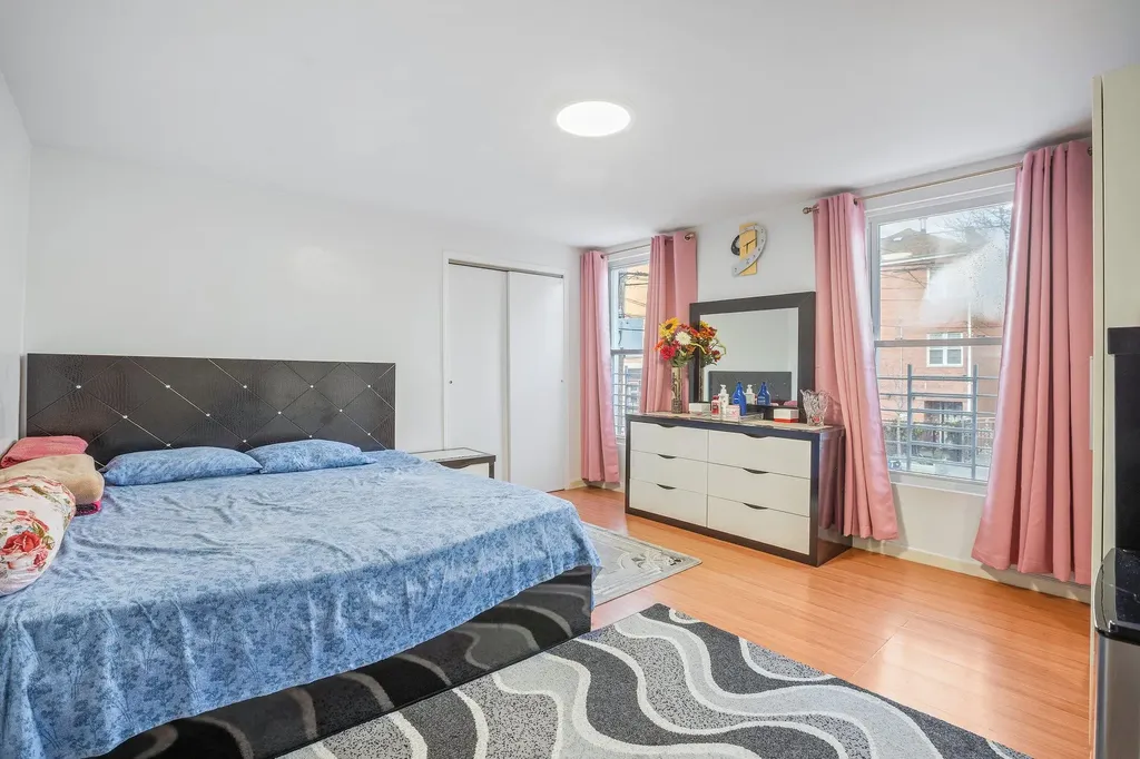 438 Shepherd Avenue Brooklyn NY 11208