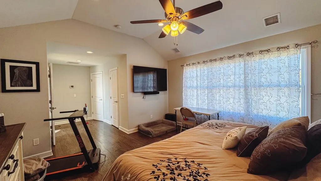 25 Ashley Circle Manorville NY 11949