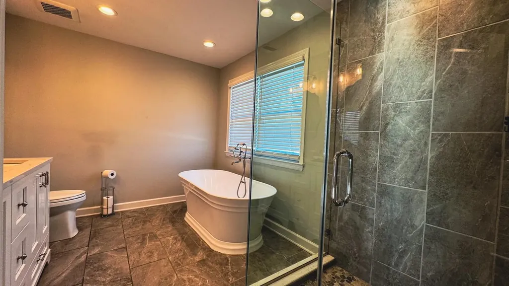 25 Ashley Circle Manorville NY 11949
