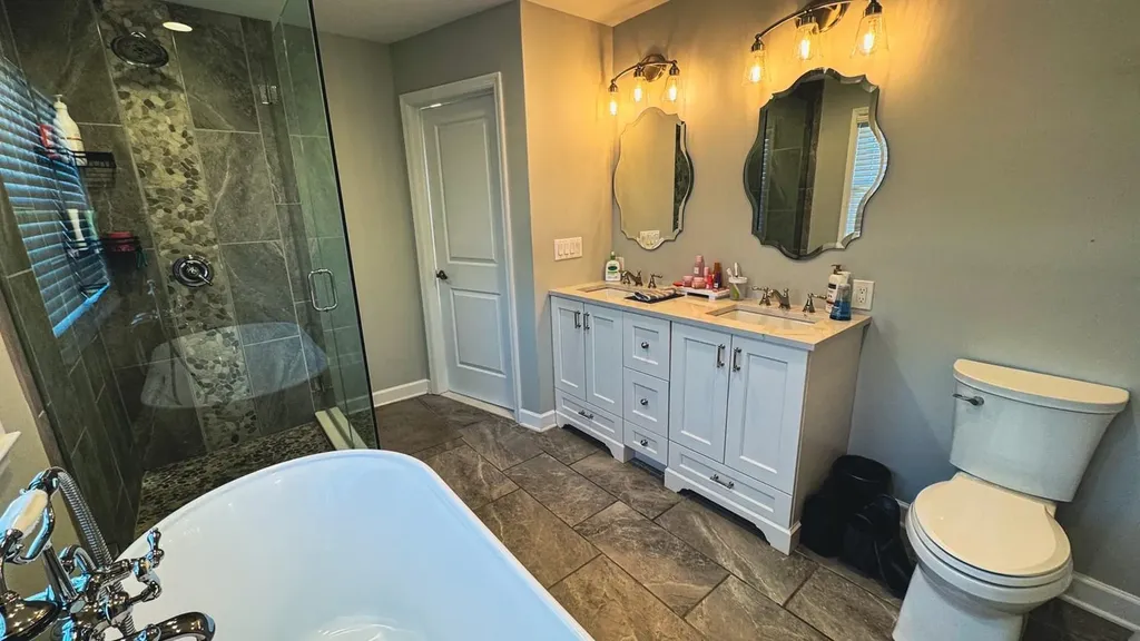 25 Ashley Circle Manorville NY 11949