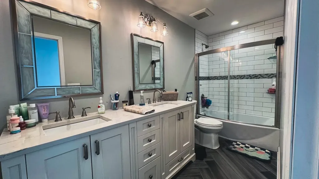 25 Ashley Circle Manorville NY 11949