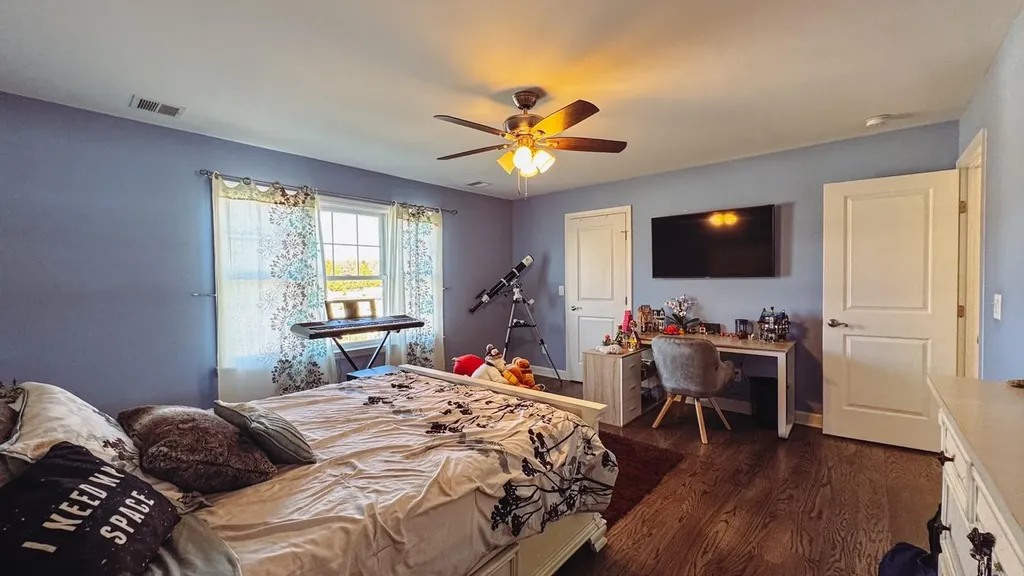 25 Ashley Circle Manorville NY 11949