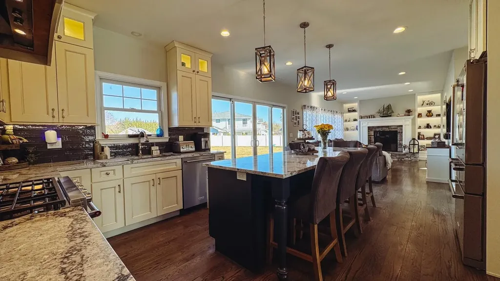 25 Ashley Circle Manorville NY 11949