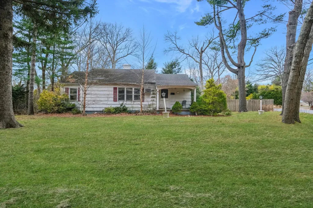 84 Landview Drive Dix Hills NY 11746