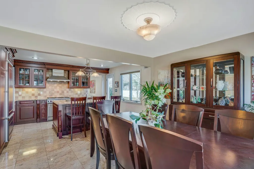 16 Glenmere Lane Commack NY 11725