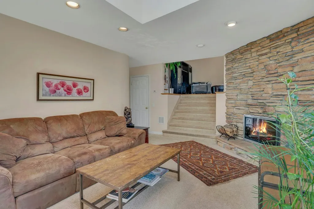 16 Glenmere Lane Commack NY 11725