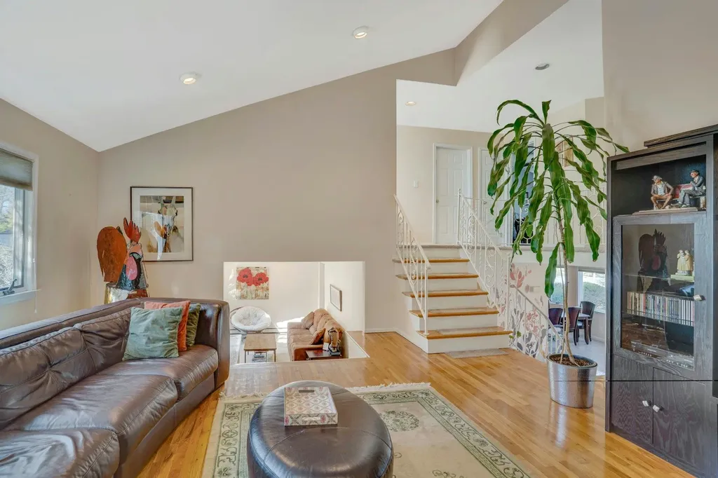 16 Glenmere Lane Commack NY 11725