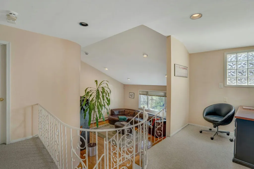 16 Glenmere Lane Commack NY 11725