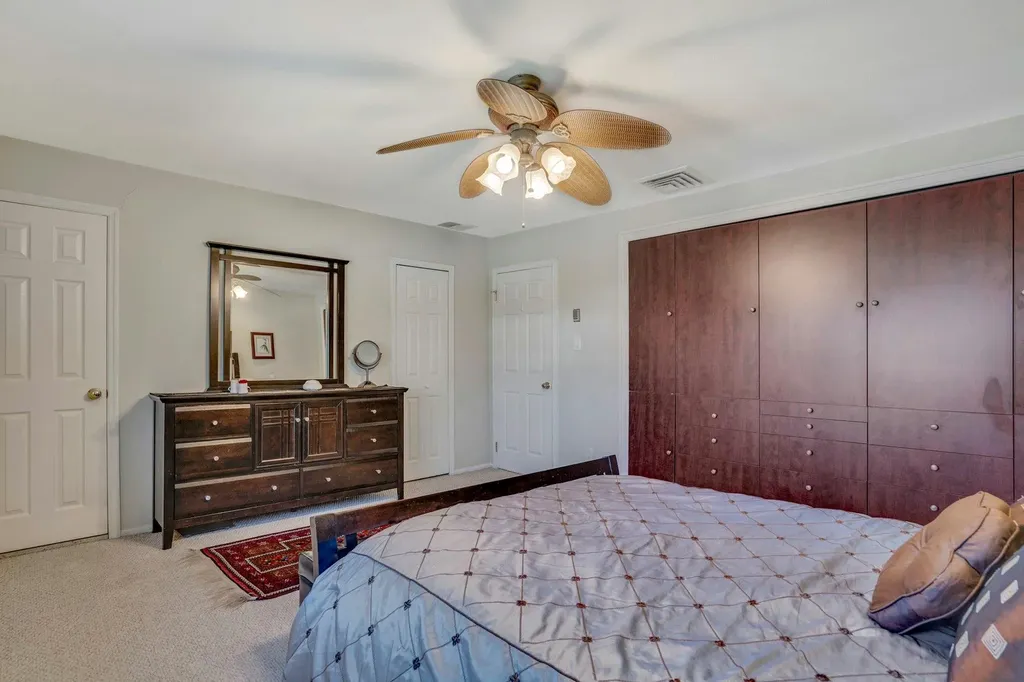 16 Glenmere Lane Commack NY 11725