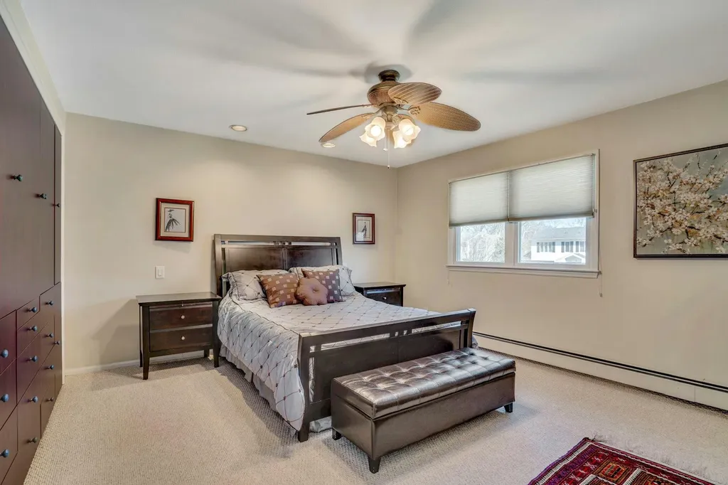 16 Glenmere Lane Commack NY 11725