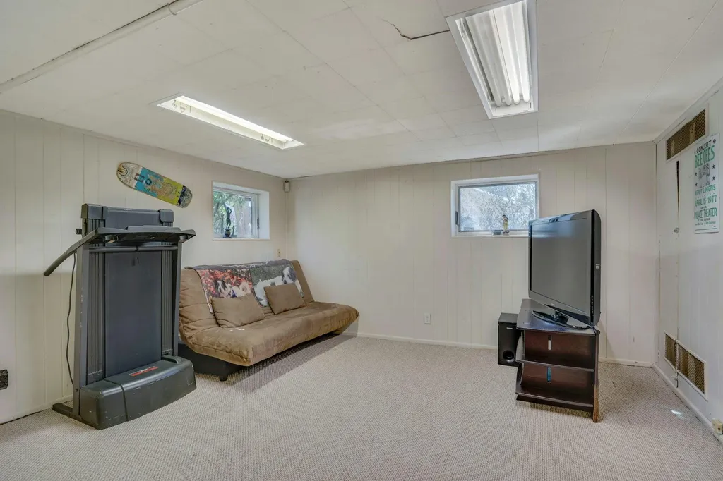 16 Glenmere Lane Commack NY 11725