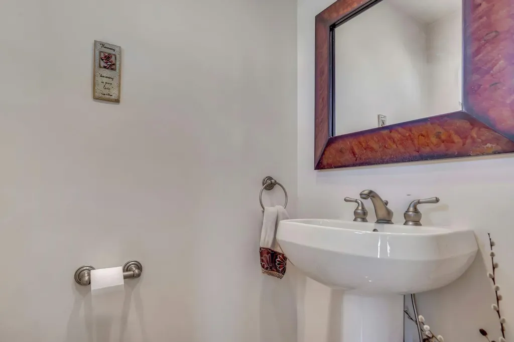 16 Glenmere Lane Commack NY 11725