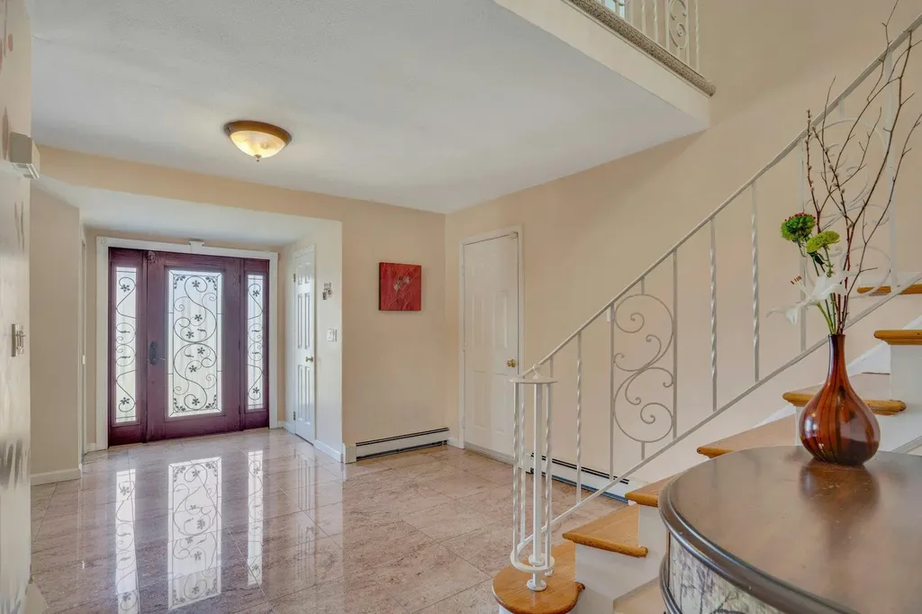 16 Glenmere Lane Commack NY 11725