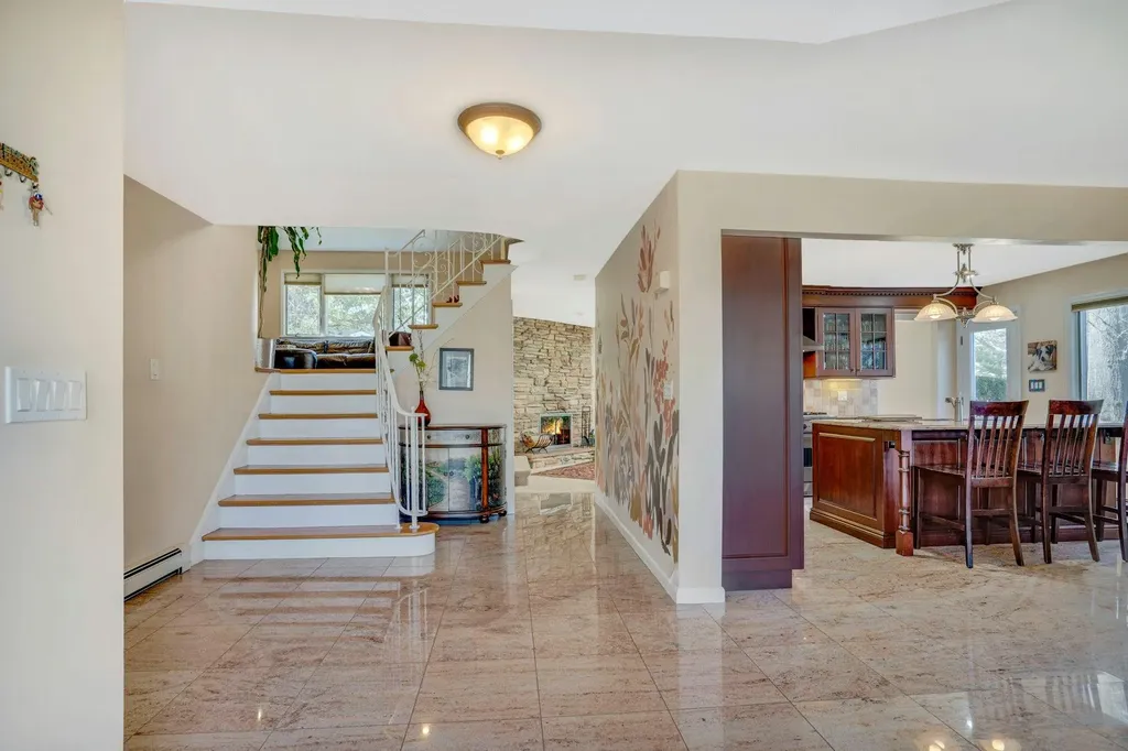 16 Glenmere Lane Commack NY 11725