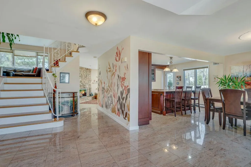 16 Glenmere Lane Commack NY 11725