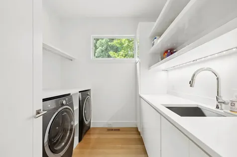 25 Oyster Shores Road East Hampton NY 11937