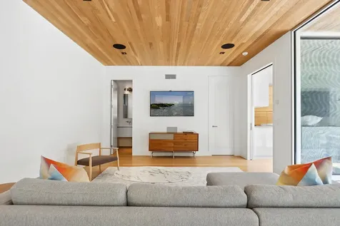 25 Oyster Shores Road East Hampton NY 11937