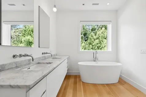 25 Oyster Shores Road East Hampton NY 11937