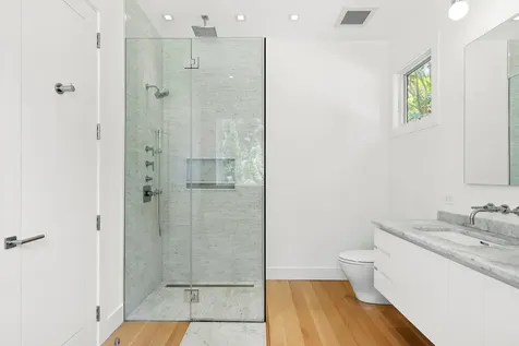 25 Oyster Shores Road East Hampton NY 11937