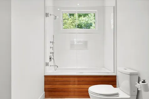 25 Oyster Shores Road East Hampton NY 11937