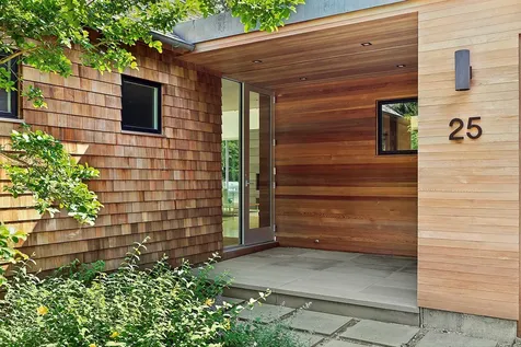 25 Oyster Shores Road East Hampton NY 11937