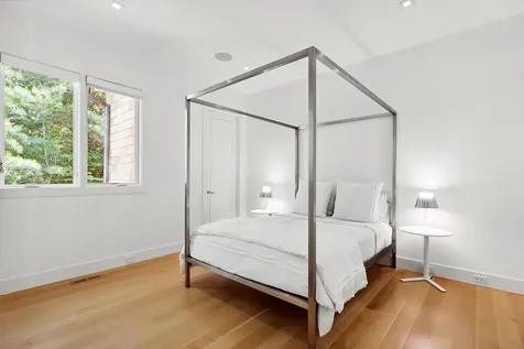 25 Oyster Shores Road East Hampton NY 11937