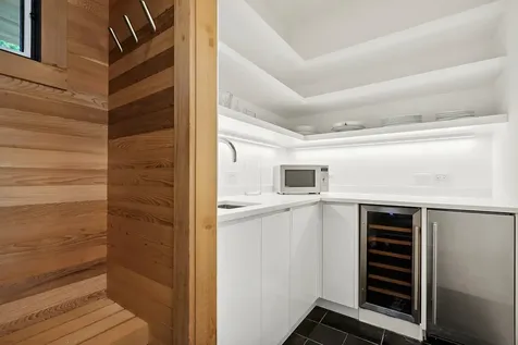 25 Oyster Shores Road East Hampton NY 11937