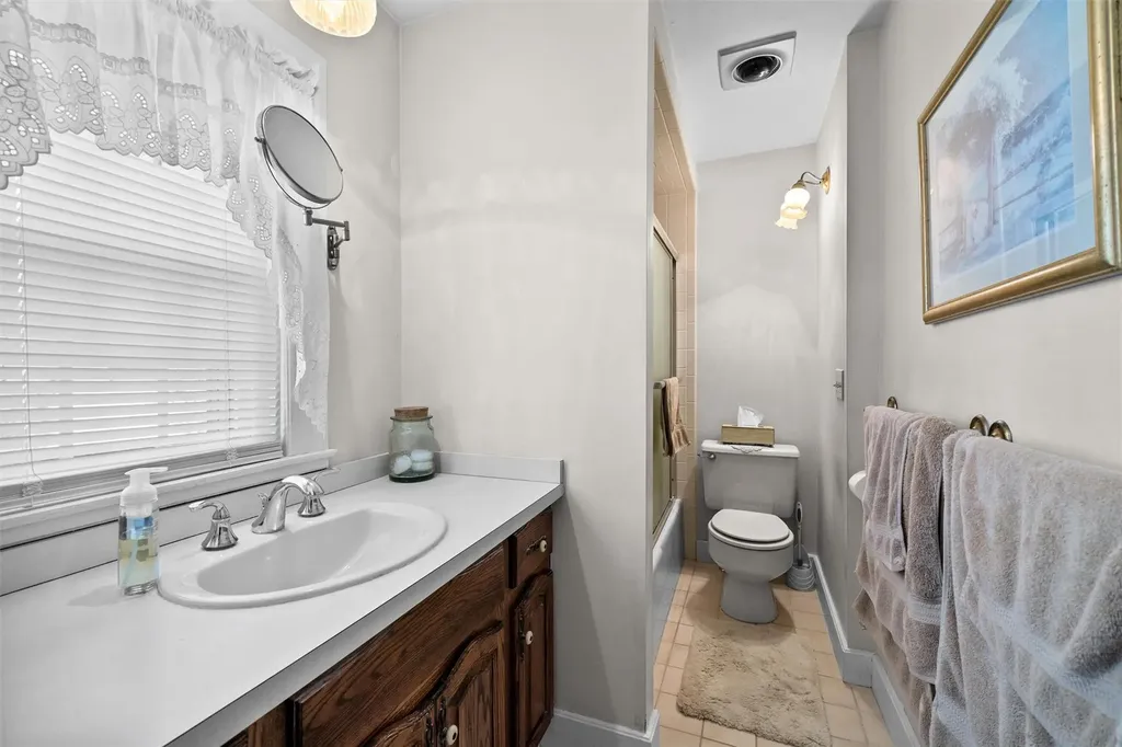 83 Old Minisink Trail Goshen NY 10924