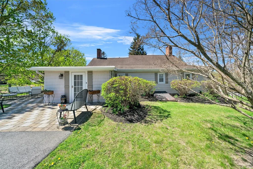 83 Old Minisink Trail Goshen NY 10924