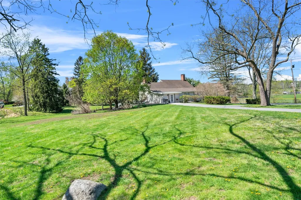 83 Old Minisink Trail Goshen NY 10924