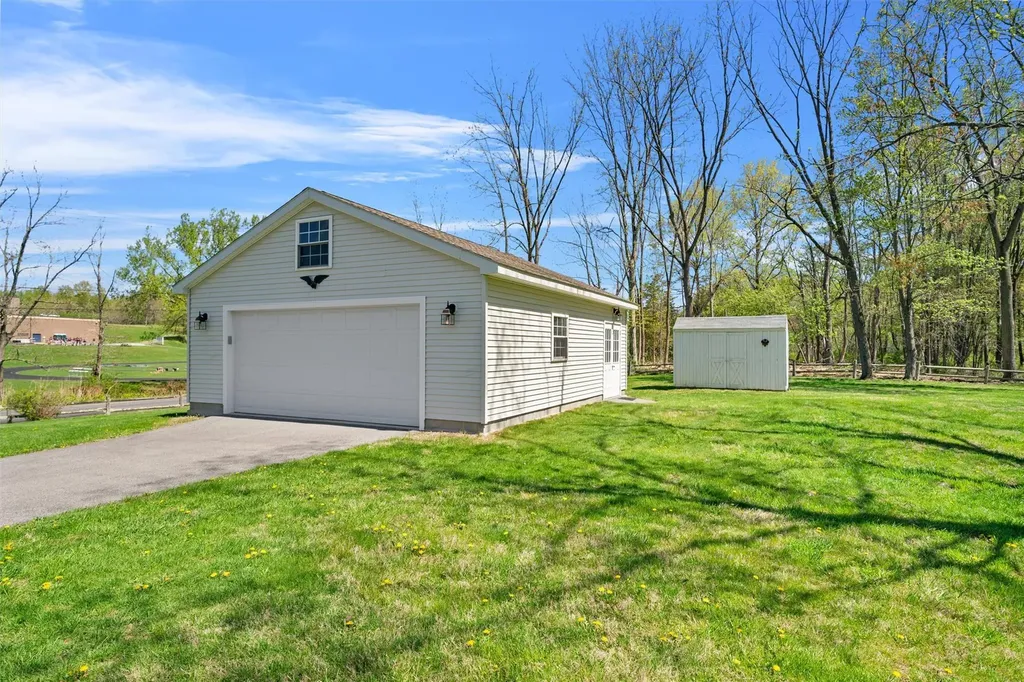 83 Old Minisink Trail Goshen NY 10924