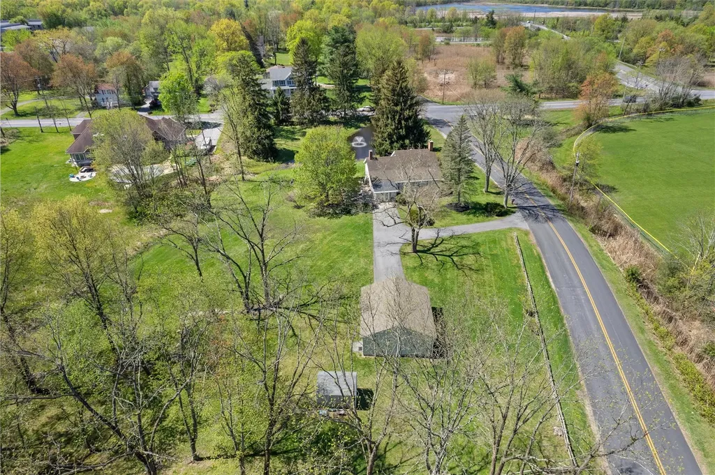 83 Old Minisink Trail Goshen NY 10924