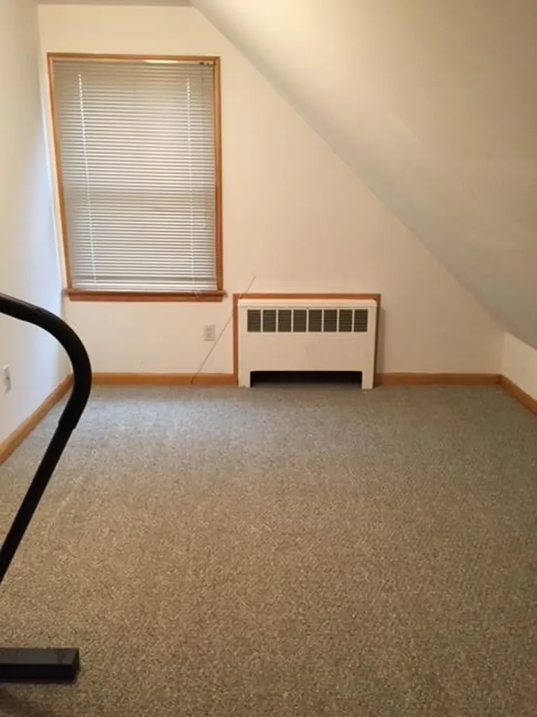 24 Raspberry Lane Levittown NY 11756
