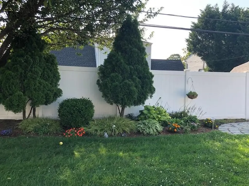 24 Raspberry Lane Levittown NY 11756