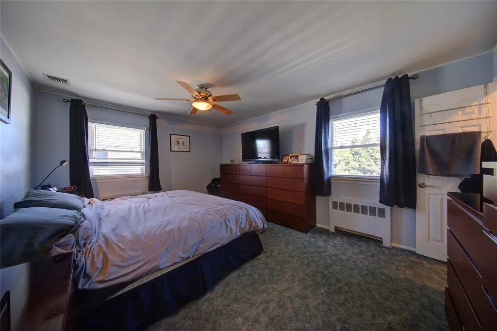 38 Pasadena Drive Plainview NY 11803