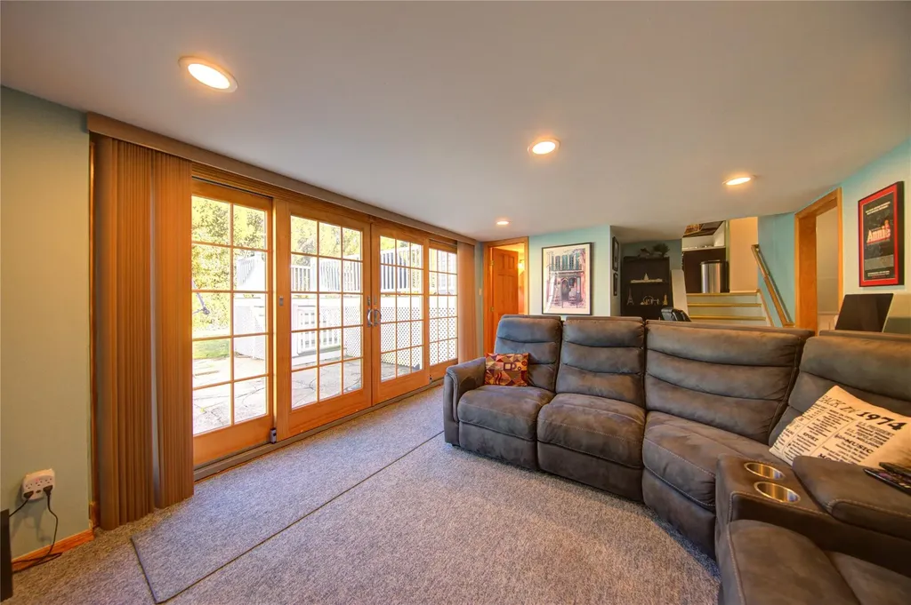38 Pasadena Drive Plainview NY 11803