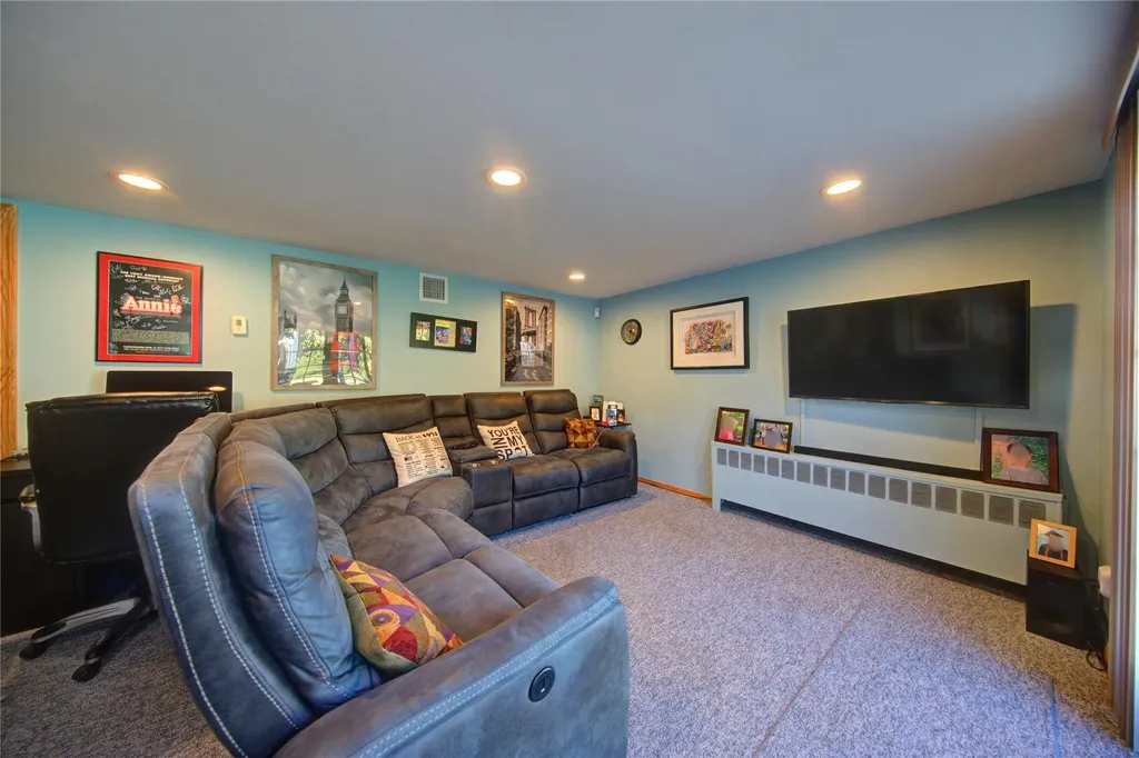 38 Pasadena Drive Plainview NY 11803